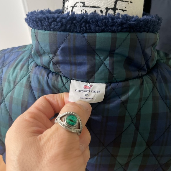 EUC Women’s X-Small Vineyard Vines Blackwatch Reversible Quilted Sherpa Vest - Picture 15 of 16